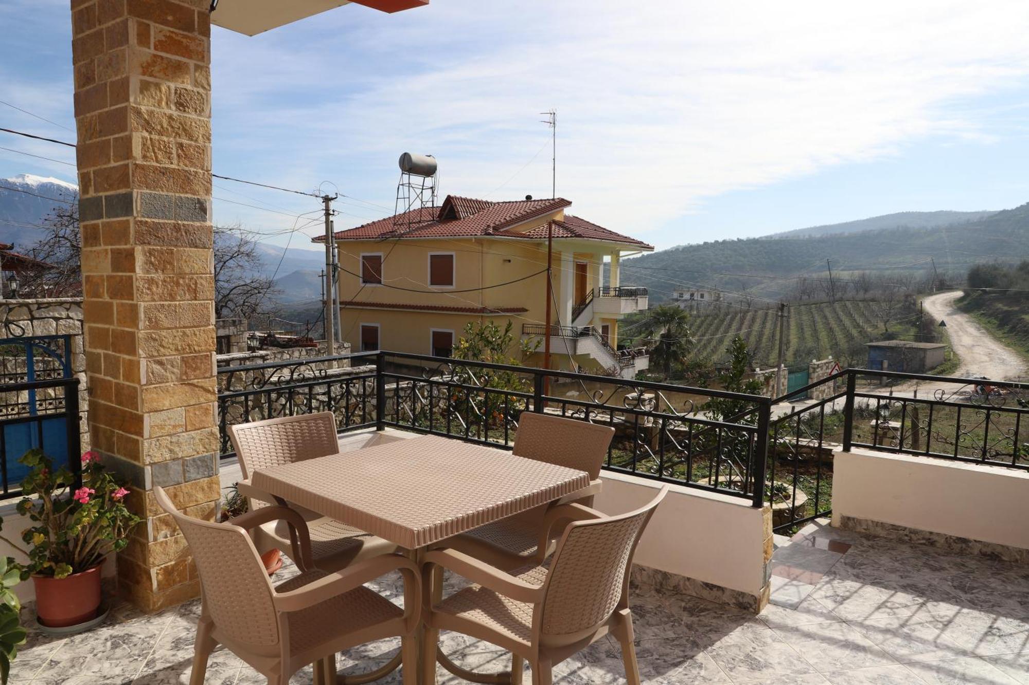 Villa Xherimeja Family Oasis Берат Стая снимка